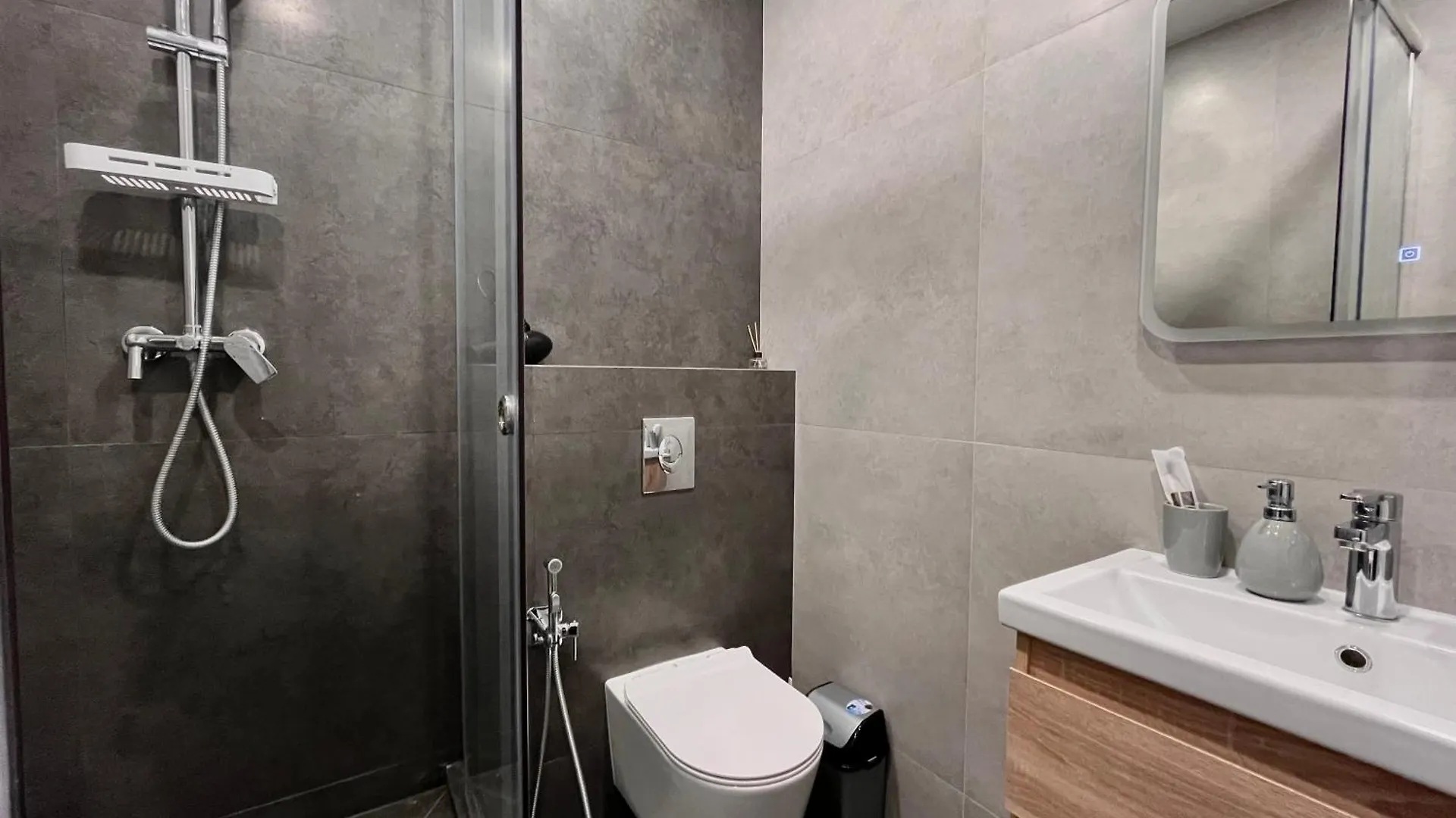 아파트 Elegant Raimbek Residence 1- 43, 1Br & Drinking Water As A Gift 알마티