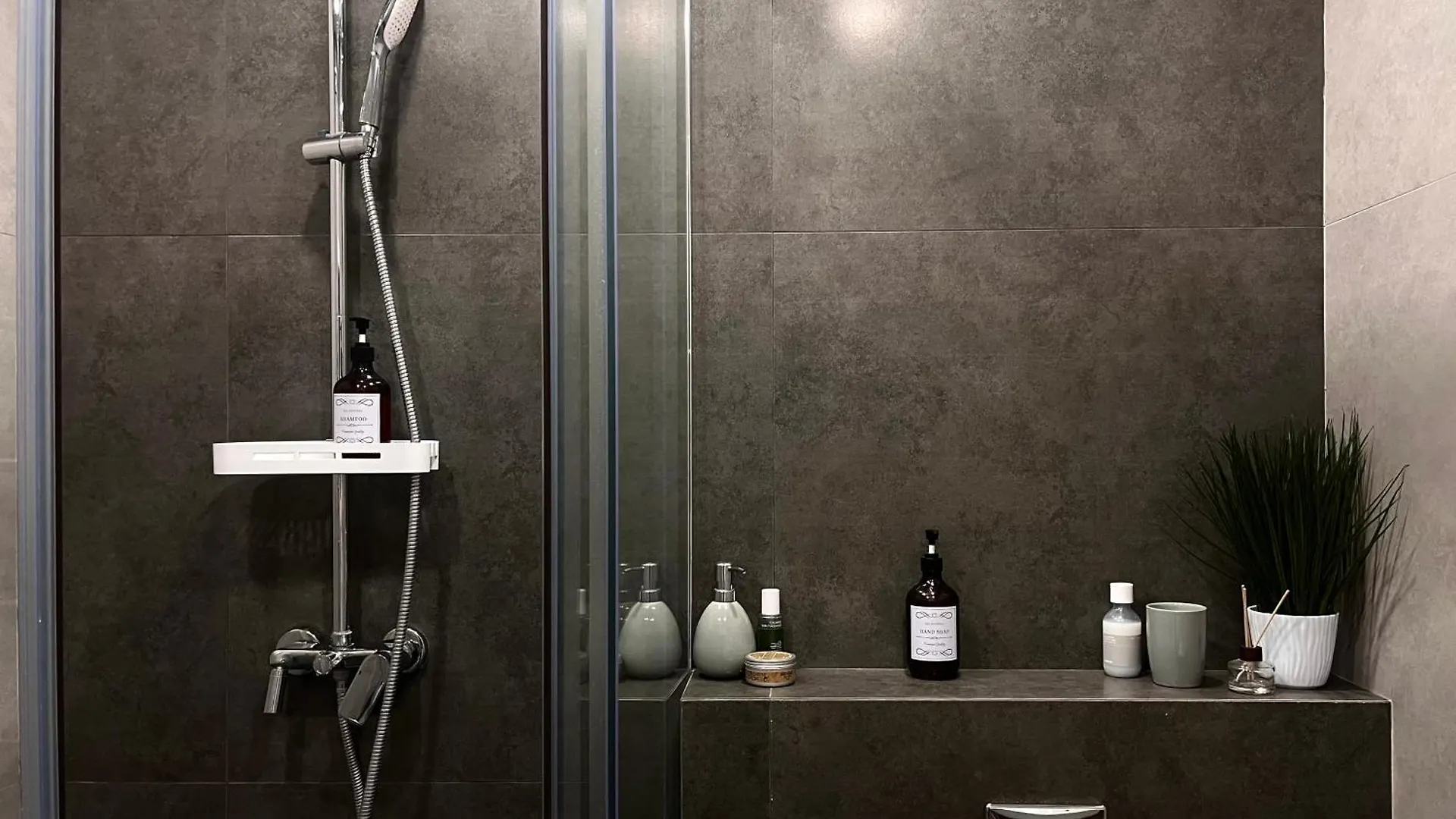 아파트 Elegant Raimbek Residence 1- 43, 1Br & Drinking Water As A Gift 알마티
