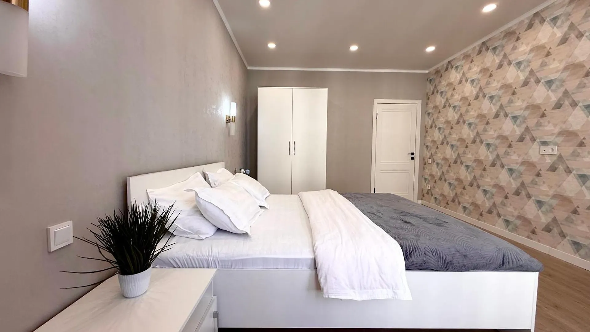 Elegant Raimbek Residence 1- 43, 1Br & Drinking Water As A Gift 알마티 0*,  카자흐스탄
