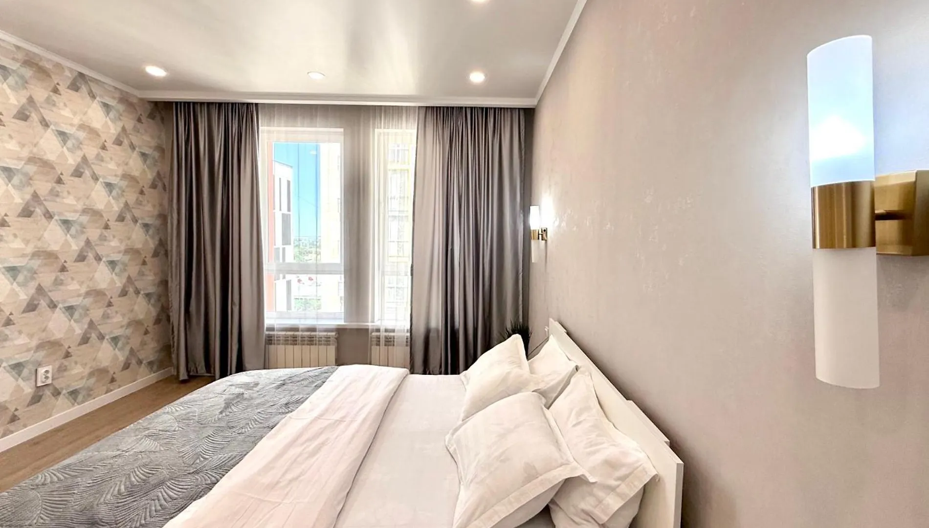 Elegant Raimbek Residence 1- 43, 1Br & Drinking Water As A Gift 알마티 아파트