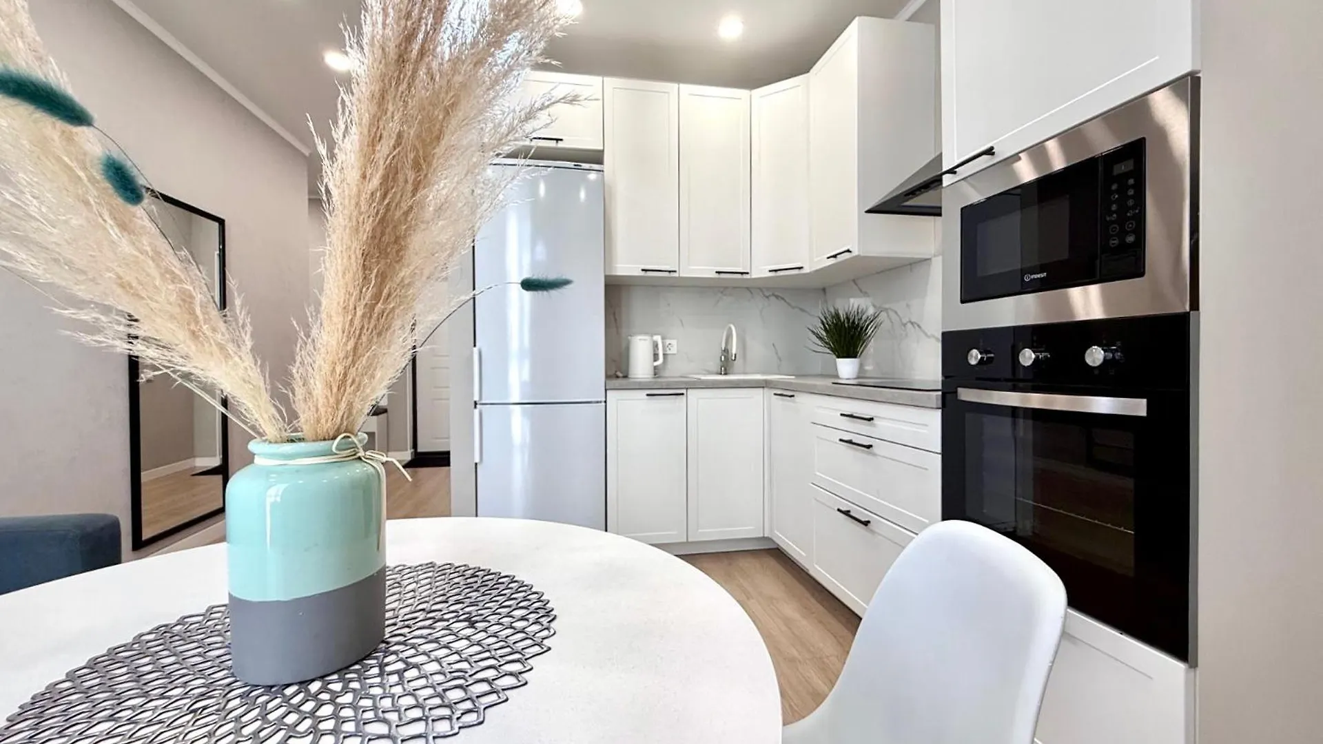 Elegant Raimbek Residence 1- 43, 1Br & Drinking Water As A Gift 알마티 아파트